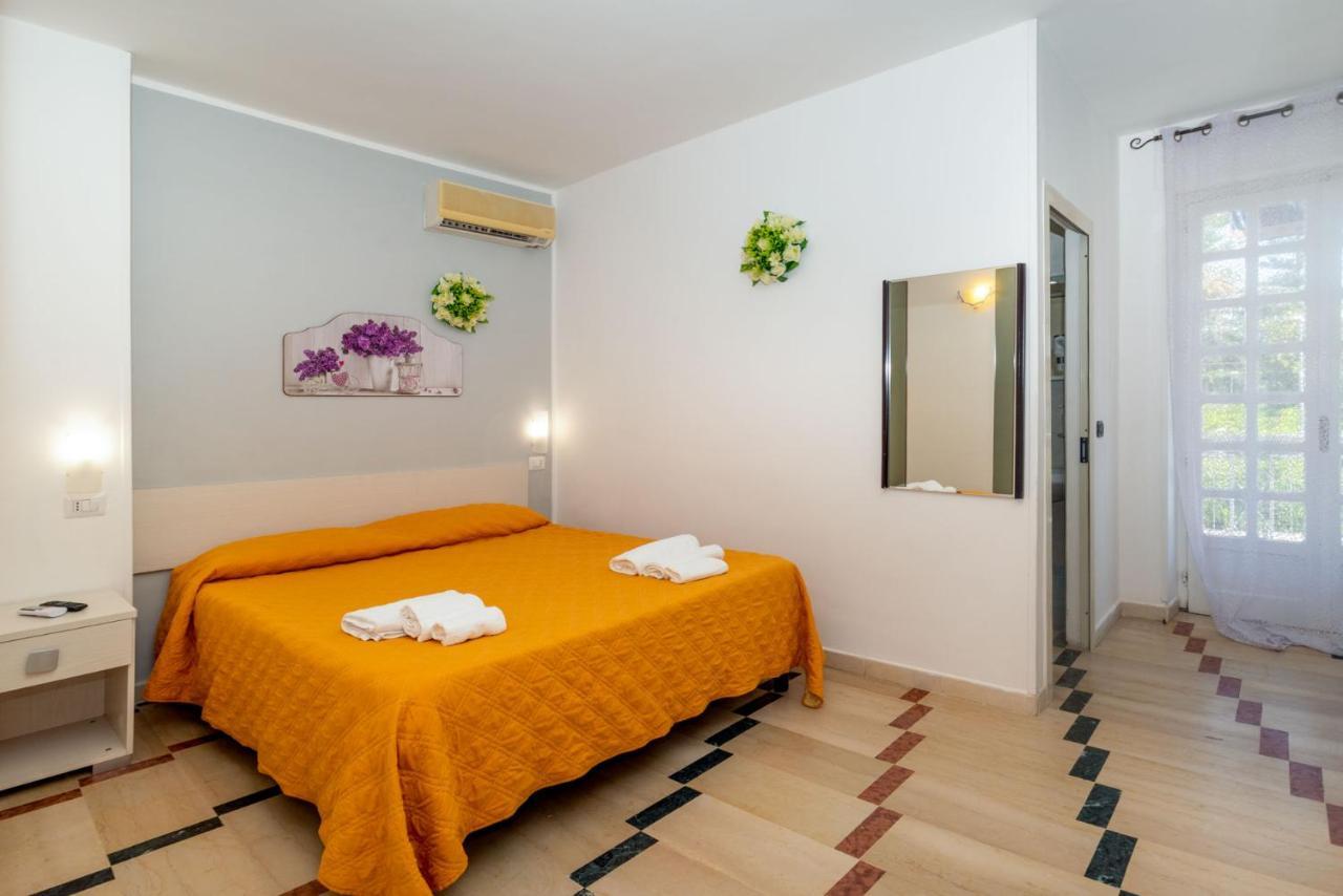 Solaris Paestum Hotel Buitenkant foto